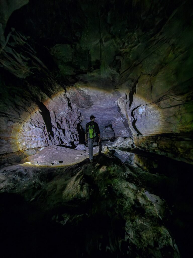 CIRCUITO DE CAVERNAS AROE JARI  Chapada dos Guimarães