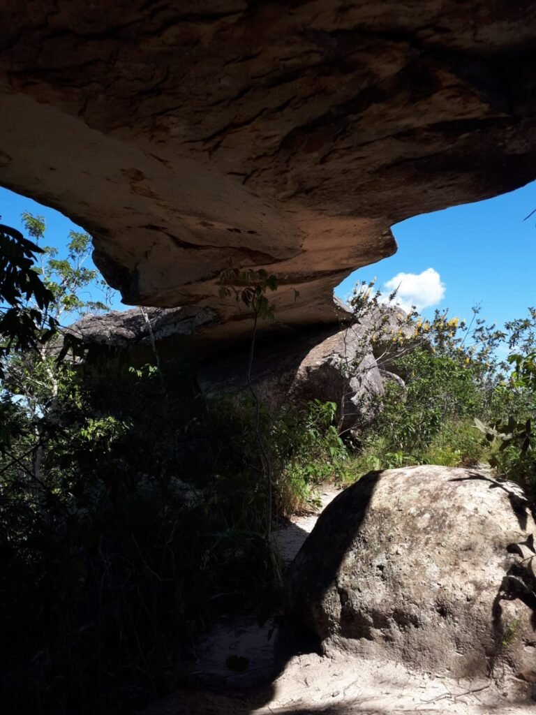 CIRCUITO DE CAVERNAS AROE JARI  Chapada dos Guimarães