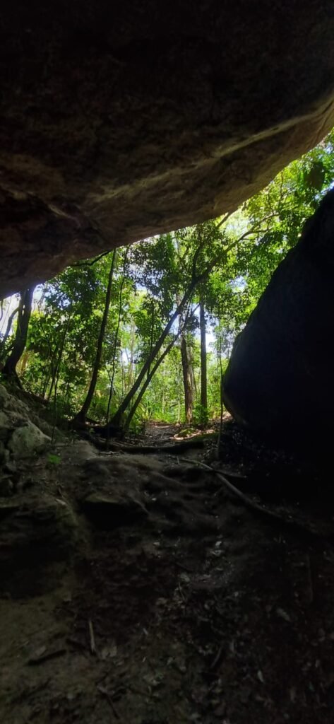 CIRCUITO DE CAVERNAS AROE JARI  Chapada dos Guimarães