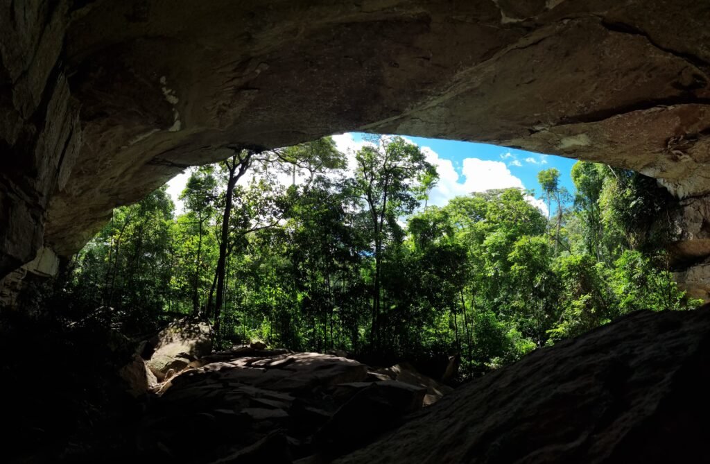 CIRCUITO DE CAVERNAS AROE JARI  Chapada dos Guimarães